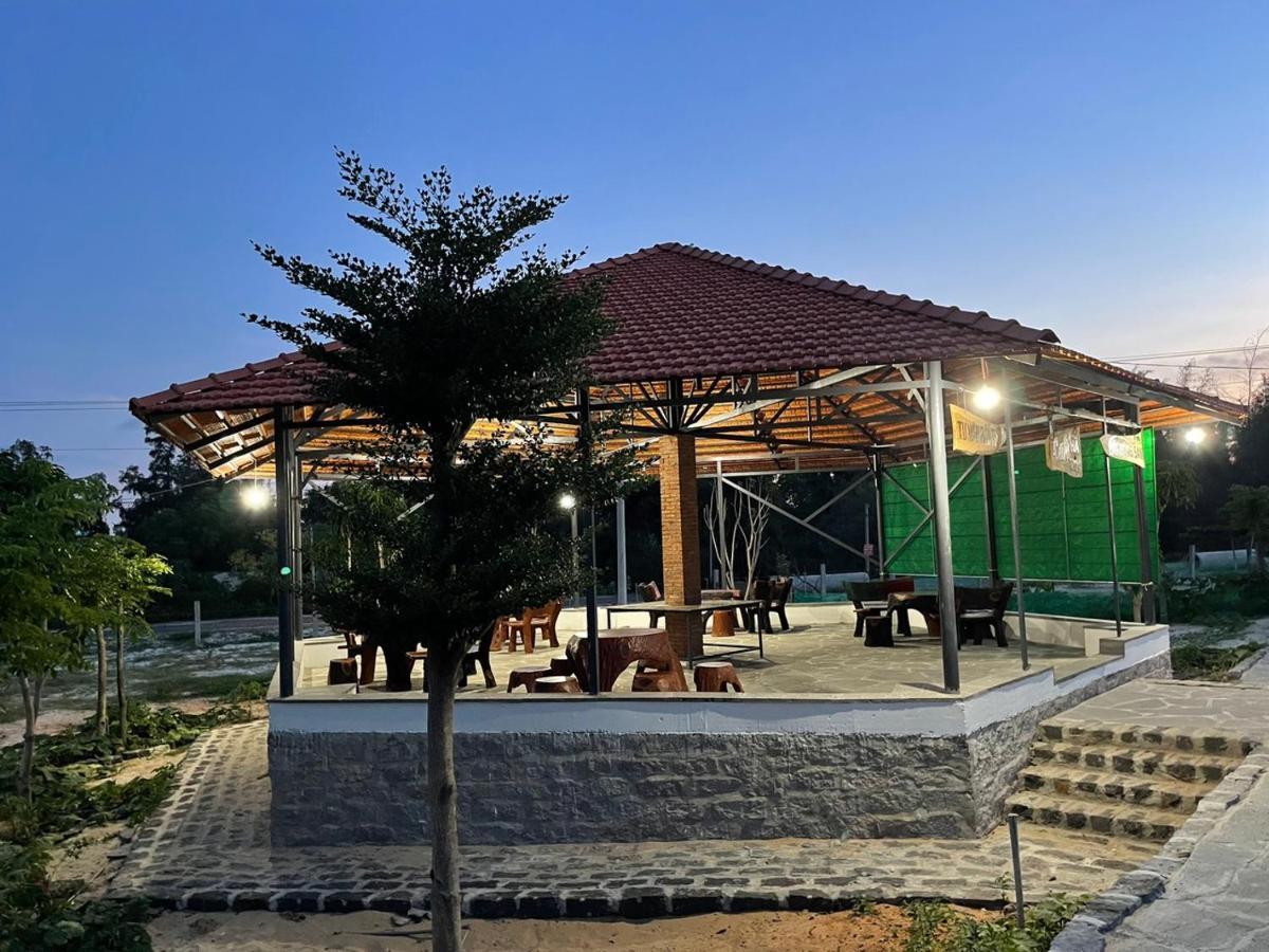 Duc Luu Quang Hotel Binh Thuan Tuy Phong Esterno foto